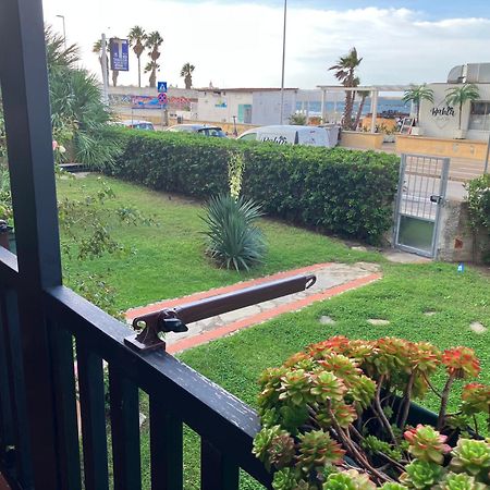 Appartamento Fronte Spiaggia Lido Alghero Bagian luar foto